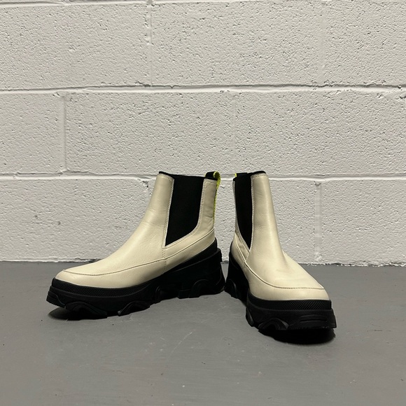 Sorel Brex Chelsea Boots - Picture 2 of 4